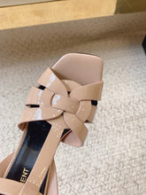 Load image into Gallery viewer, SE1405 YSK Tribute Sandals/Size4-10
