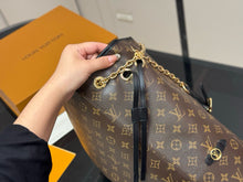 Load image into Gallery viewer, LB1339 Off Duty Vibe MM / 13 x 9.4 x 4.5 inches
