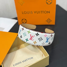 Load image into Gallery viewer, JW982 LV Outline Headband

