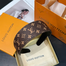 Load image into Gallery viewer, JW982 LV Outline Headband
