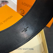 Load image into Gallery viewer, JW983 LV Outline Headband
