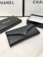 Load image into Gallery viewer, PD284 Large Leather Wallet / 7.4x3.9inch
