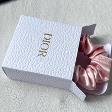 Load image into Gallery viewer, JW917 CD Hair Tie
