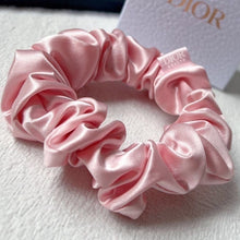 Load image into Gallery viewer, JW917 CD Hair Tie
