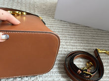 Load image into Gallery viewer, CL137 Teen Triomphe Bag / 6 x 7 x 5 IN
