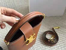 Load image into Gallery viewer, CL137 Teen Triomphe Bag / 6 x 7 x 5 IN
