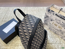 Load image into Gallery viewer, DR353 Rider Backpack / 12 x 15.7 x 6 inches
