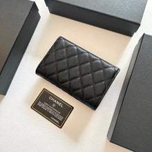 Load image into Gallery viewer, CC1435 Chanel Classic Flap Wallet / 15 x 10 cm
