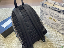 Load image into Gallery viewer, DR353 Rider Backpack / 12 x 15.7 x 6 inches
