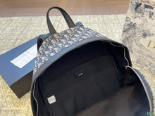 Load image into Gallery viewer, DR353 Rider Backpack / 12 x 15.7 x 6 inches
