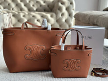 Load image into Gallery viewer, CL138 MINI/SMALL CABAS ANAIS CUIR TRIOMPHE SHIPPING BAG
