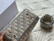 Load image into Gallery viewer, DR354 Medium Lady D-Lite Bag / 9.5 x 8 x 4.5 inches
