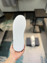 Load image into Gallery viewer, MSE080 DR Men&#39;s Sneakers / Size7-12
