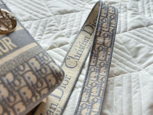 Load image into Gallery viewer, DR354 Medium Lady D-Lite Bag / 9.5 x 8 x 4.5 inches
