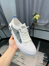 Load image into Gallery viewer, MSE080 DR Men&#39;s Sneakers / Size7-12
