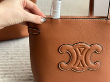 Load image into Gallery viewer, CL139 MINI/SMALL CABAS ANAIS CUIR TRIOMPHE SHIPPING BAG
