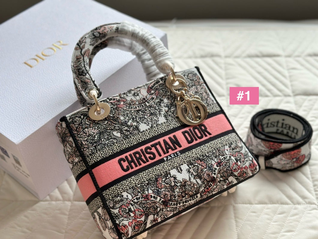 DR354 Medium Lady D-Lite Bag / 9.5 x 8 x 4.5 inches