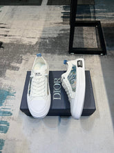 Load image into Gallery viewer, MSE080 DR Men&#39;s Sneakers / Size7-12
