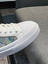 Load image into Gallery viewer, MSE080 DR Men&#39;s Sneakers / Size7-12
