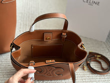 Load image into Gallery viewer, CL139 MINI/SMALL CABAS ANAIS CUIR TRIOMPHE SHIPPING BAG
