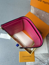 Load image into Gallery viewer, LB1480 Louis Vuitton Capucines Mini Wallet / 13.5 x 9.5 cm
