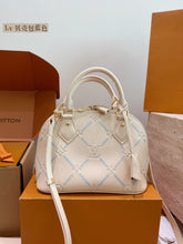 Load image into Gallery viewer, LB1481 LV Alma BB Shell Bag / 25 x 18 x 12.5 cm
