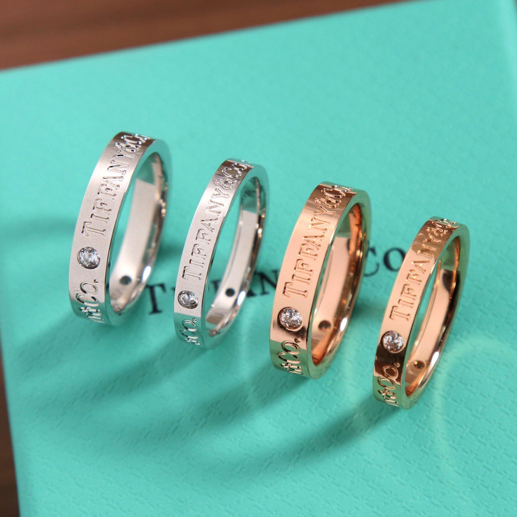 JW782 T&CO.® Band Ring
