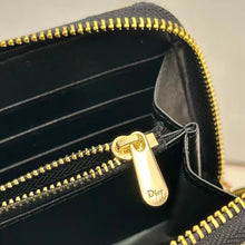 Load image into Gallery viewer, DR374 30 Montaigne Voyageur Long Wallet / 7.5 x 3.5 x 1 inches
