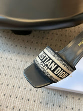 Load image into Gallery viewer, SE1608 Dior Dway Heeled Slide 3.5cm(1.5inch) / Size4-11
