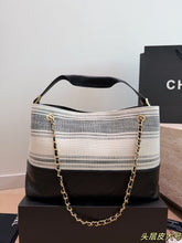 Load image into Gallery viewer, CC1437 Chanel Large Tote / 34 x 25 cm
