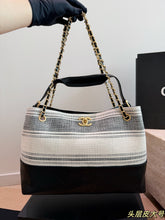 Load image into Gallery viewer, CC1437 Chanel Large Tote / 34 x 25 cm
