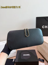 Load image into Gallery viewer, CC1438 Chanel Classic Hobo Bag / Large (23 cm), Small (18 cm）
