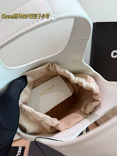 Load image into Gallery viewer, CC1439 Chanel Classic Hobo Bag / Large (23 cm), Small (18 cm)
