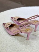 Load image into Gallery viewer, SE1538 VLOGO SIGNATURE SLINGBACK PUMP / Size5-10

