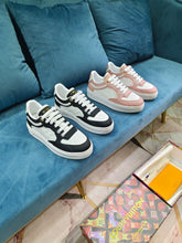 Load image into Gallery viewer, SE1213 LB Time Out Sneakers / Size4-11
