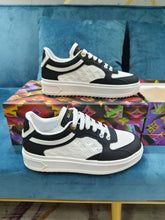 Load image into Gallery viewer, SE1213 LB Time Out Sneakers / Size4-11
