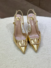 Load image into Gallery viewer, SE1539 VLOGO SIGNATURE SLINGBACK PUMP / Size5-10
