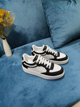 Load image into Gallery viewer, SE1213 LB Time Out Sneakers / Size4-11
