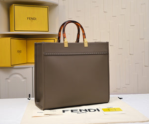 FF219 Fendi Sunshine Medium / 13.7x12.2x6.7inch