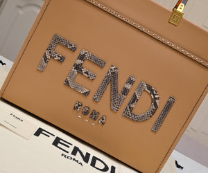 FF220 Fendi Sunshine Medium / 13.7x12.2x6.7inch