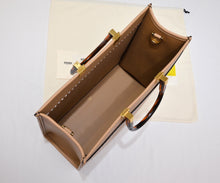 Load image into Gallery viewer, FF219 Fendi Sunshine Medium / 13.7x12.2x6.7inch
