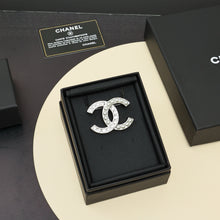 Load image into Gallery viewer, JW1025 Chanel CC Brooch
