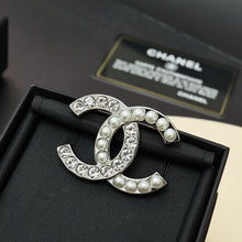Load image into Gallery viewer, JW1025 Chanel CC Brooch
