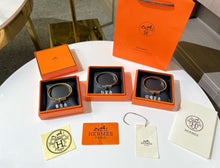 Load image into Gallery viewer, JW1426 Hermes Bracelet
