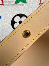 Load image into Gallery viewer, LB1140 Pochette Cosmétique GM / HIGHEST QUALITY VERSION / 10.6 x 7.1 x 3.5 inches
