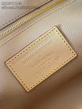 Load image into Gallery viewer, LB1140 Pochette Cosmétique GM / HIGHEST QUALITY VERSION / 10.6 x 7.1 x 3.5 inches
