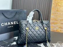 Load image into Gallery viewer, CC1442 Chanel Classic Chain Tote / 37 x 24 cm
