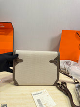 Load image into Gallery viewer, HM192 Hermes Kelly Depeches 25 / 25 x 19 cm
