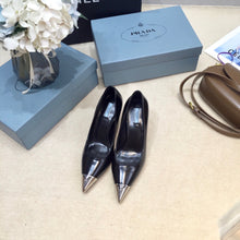 Load image into Gallery viewer, SE1063 PD Brushed Leather Pumps /  Size5-10
