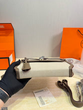 Load image into Gallery viewer, HM192 Hermes Kelly Depeches 25 / 25 x 19 cm
